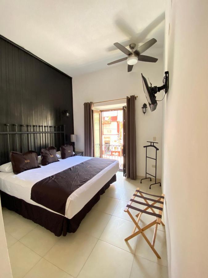 Hotel Plata Condesa 3*